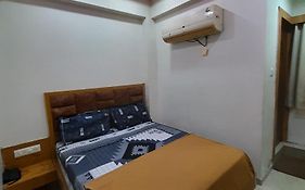 Hotel Green Park,Ahmedabad